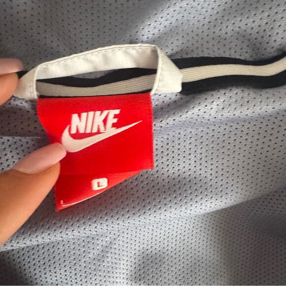 Nike windbreaker zip up hooded jacket, size large - Picture 2 of 8